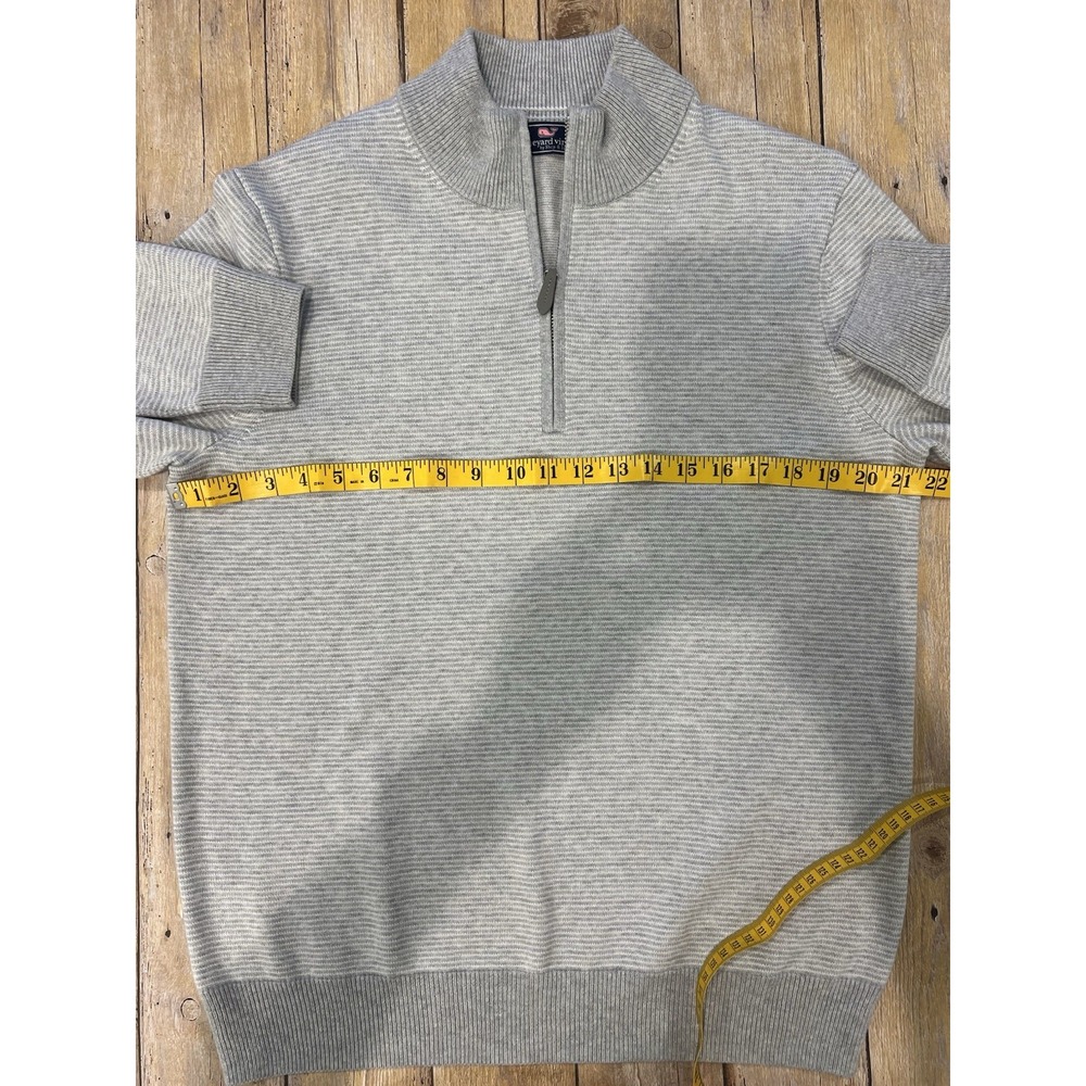 Vineyard Vines Men's Light Gray/White Striped 1/4 Zip sz Med NWOT Condition - Picture 8 of 12